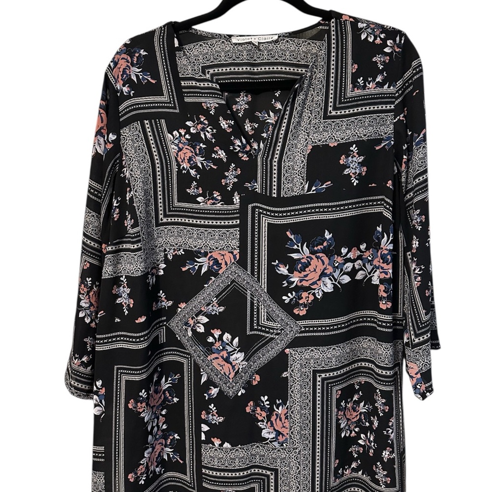 Floral plus size Black and Pink Blouse. EUC